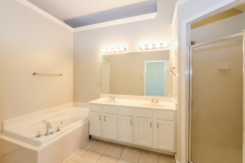 1,810/Mo, 10004 Woodland Birch Dr Lakeland, TN 38002 Master Bathroom View