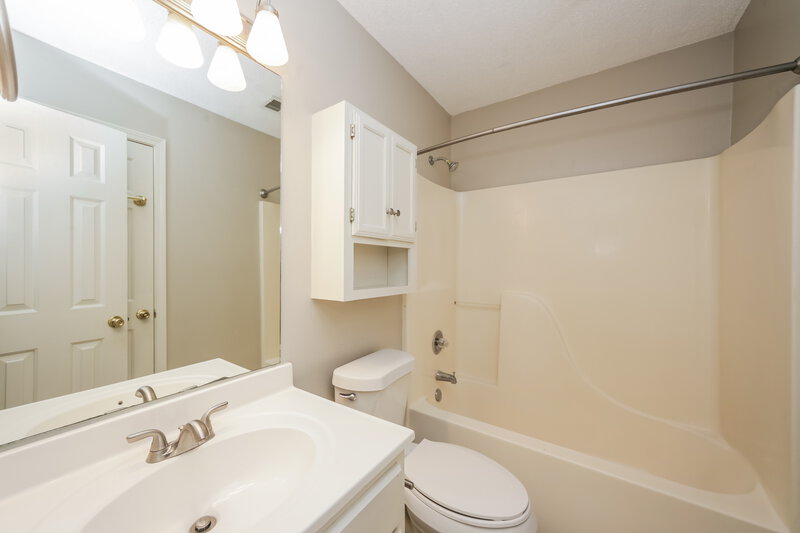 2,330/Mo, 6961 Ginwood Cv Walls, MS 38680 Bathroom View