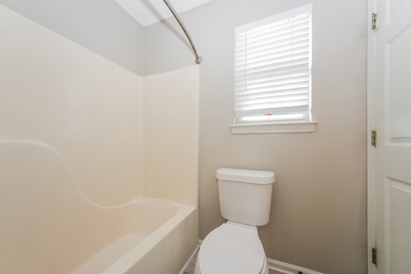 2,330/Mo, 6961 Ginwood Cv Walls, MS 38680 Bathroom View 2