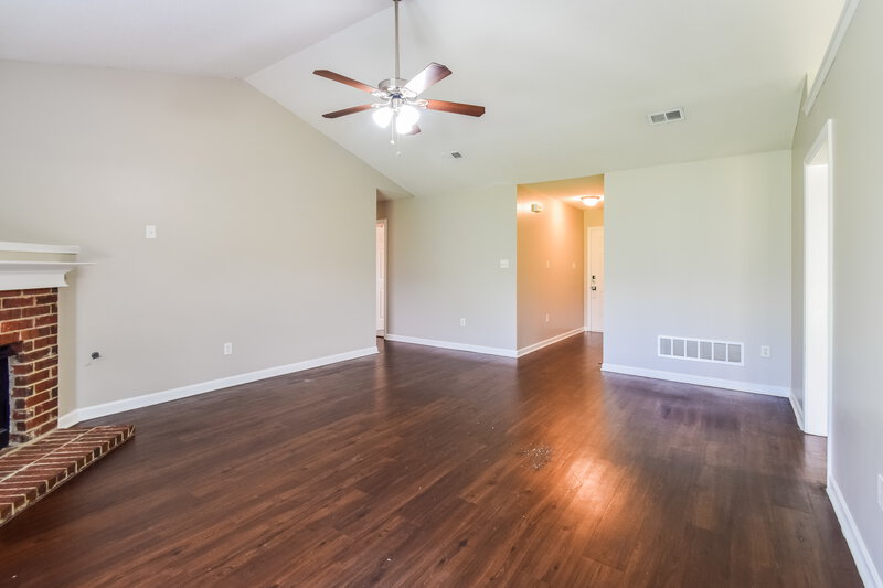1,705/Mo, 1741 Madison Ave Southaven, MS 38671 Living Room View 2