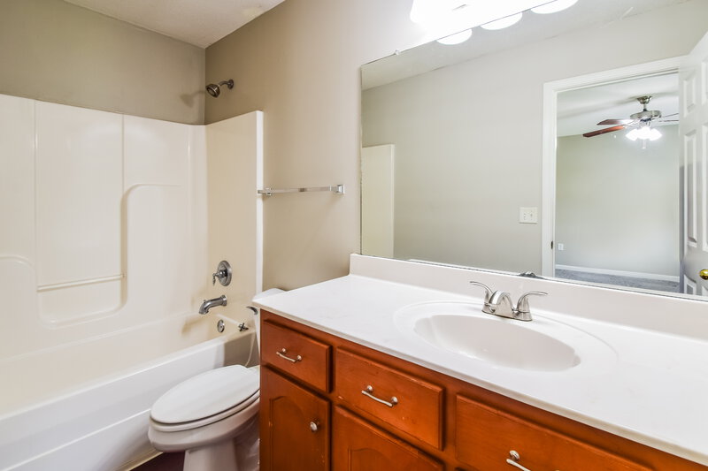 1,705/Mo, 1741 Madison Ave Southaven, MS 38671 Main Bathroom View