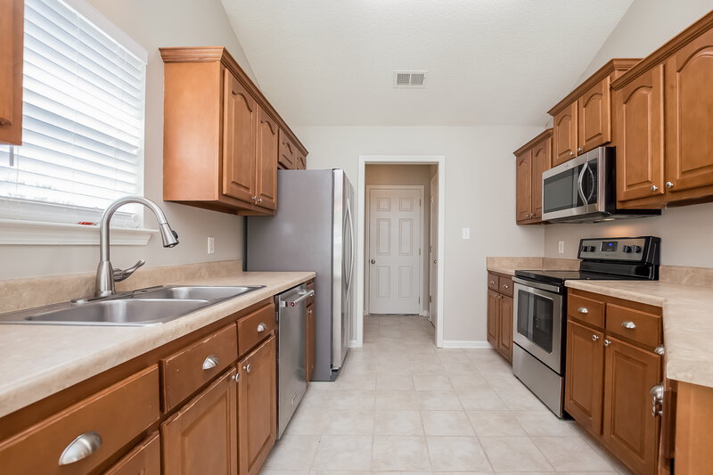 1,670/Mo, 6560 White Hawk Ln Olive Branch, MS 38654 Kitchen View 2