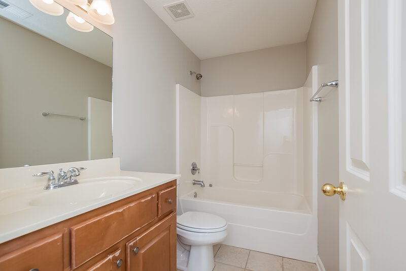 1,670/Mo, 6560 White Hawk Ln Olive Branch, MS 38654 Bathroom View