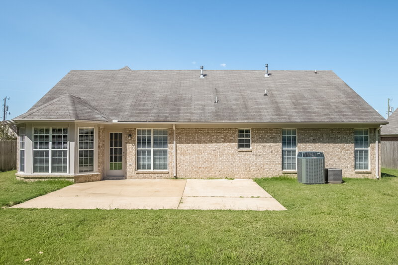 1,670/Mo, 6560 White Hawk Ln Olive Branch, MS 38654 Rear View