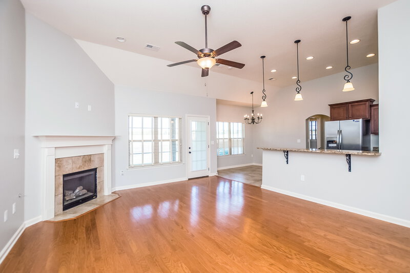 2,375/Mo, 3194 S Cherry Cv Southaven, MS 38672 Living Roomlarge View 2