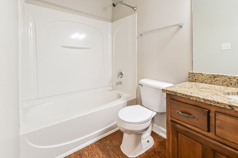 1,975/Mo, 5703 Bedford Loop E Southaven, MS 38672 Bathroom View