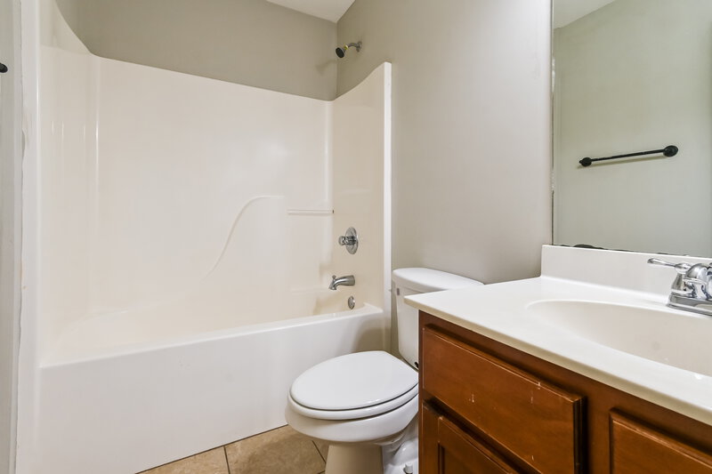 2,040/Mo, 4276 Arabella Dr Southaven, MS 38672 Bathroom View