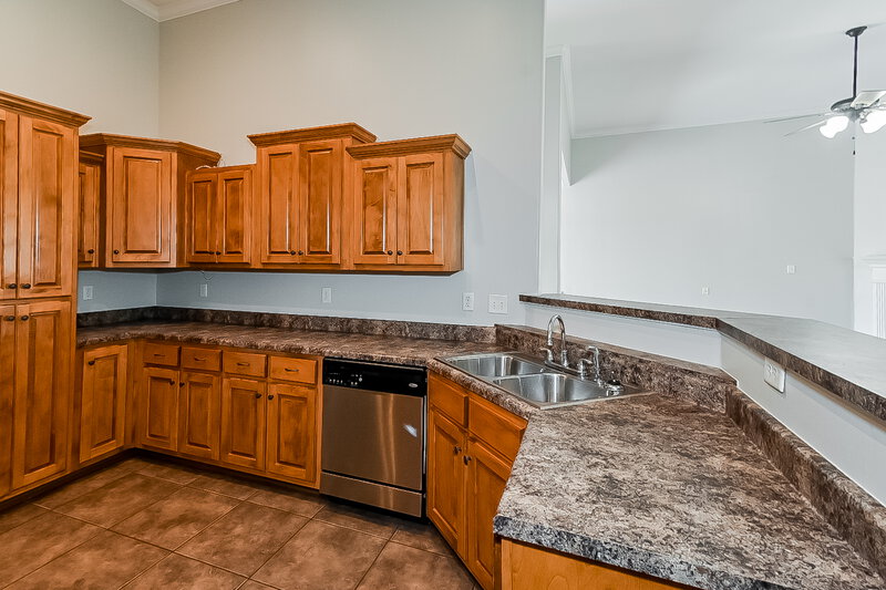 2,065/Mo, 3376 Valley Crest Dr Southaven, MS 38672 Kitchen View