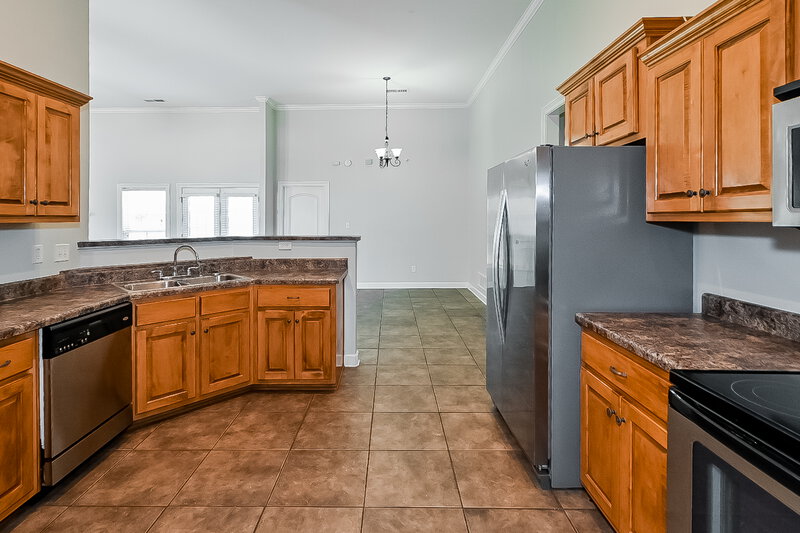 2,065/Mo, 3376 Valley Crest Dr Southaven, MS 38672 Kitchen View 2