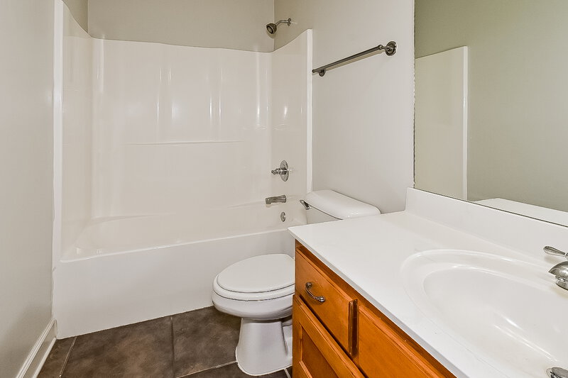 2,065/Mo, 3376 Valley Crest Dr Southaven, MS 38672 Bathroom View