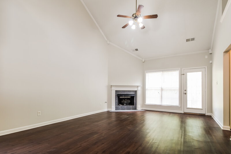 2,690/Mo, 7510 Bakers Glenn Ln Cordova, TN 38018 Living Room View