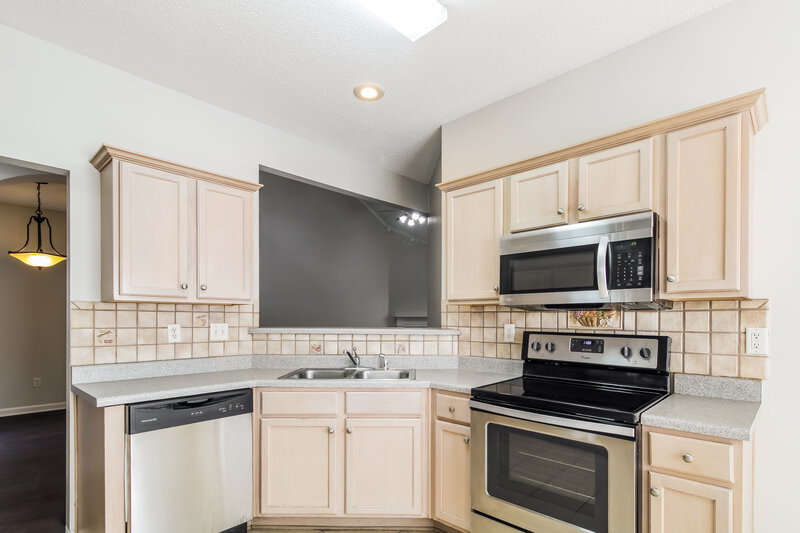 2,690/Mo, 7510 Bakers Glenn Ln Cordova, TN 38018 Kitchen View