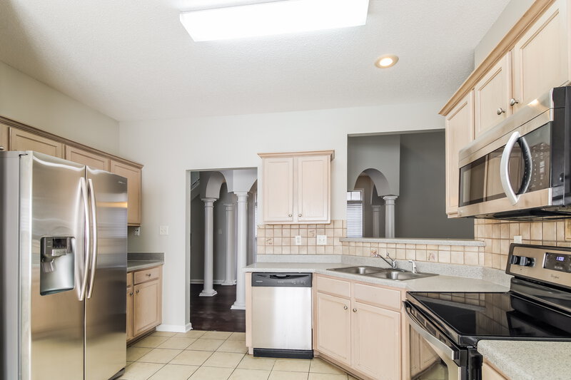 2,690/Mo, 7510 Bakers Glenn Ln Cordova, TN 38018 Kitchen View 2