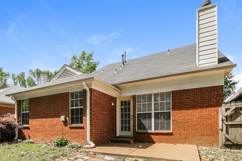 2,690/Mo, 7510 Bakers Glenn Ln Cordova, TN 38018 Rear View