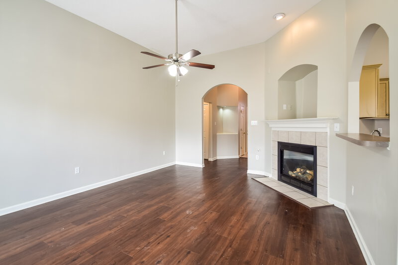 1,820/Mo, 10909 Lexington Dr Olive Branch, MS 38654 Living Room View 2