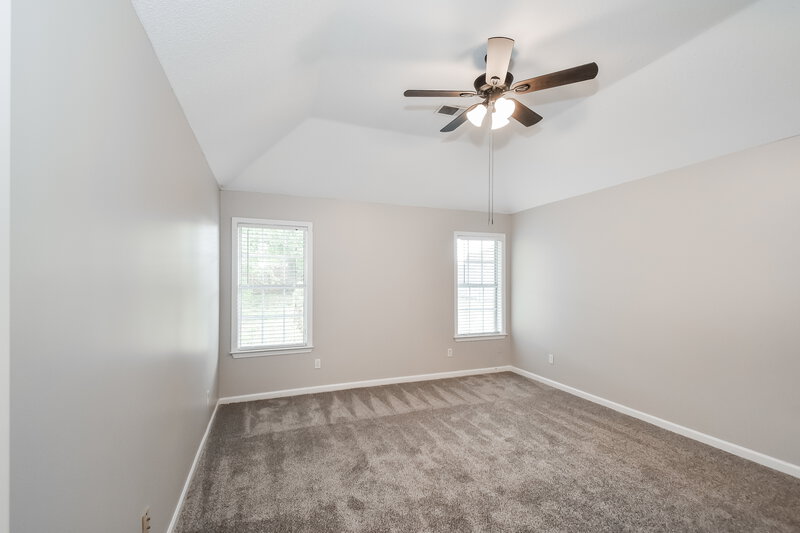 2,150/Mo, 45 Rolling Oaks Dr Oakland, TN 38060 Main Bedroom View