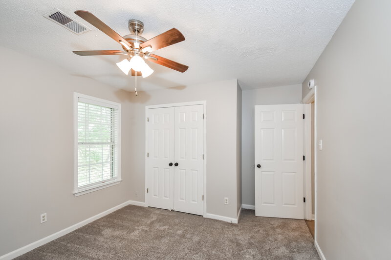 2,150/Mo, 45 Rolling Oaks Dr Oakland, TN 38060 Bedroom View