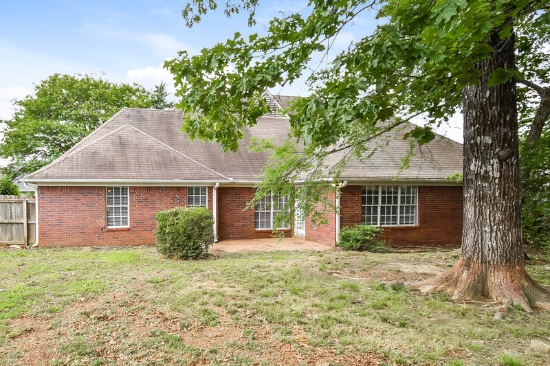 2,150/Mo, 45 Rolling Oaks Dr Oakland, TN 38060 Rear View