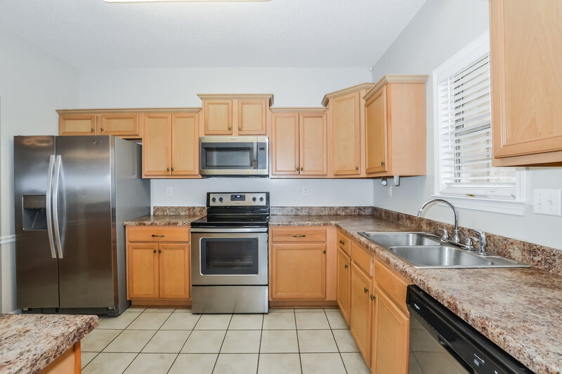 1,740/Mo, 120 Penny Ln Oakland, TN 38060 Kitchen View 2