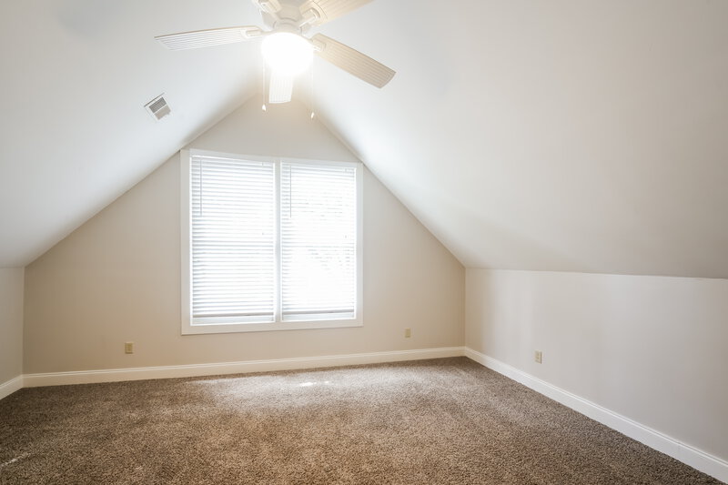 2,470/Mo, 2057 Vinton Ave Memphis, TN 38104 Bedroom View