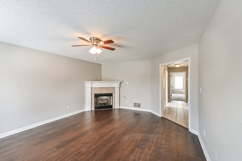 1,920/Mo, 2989 Dove Cv Hernando, MS 38632 Living Room View 2