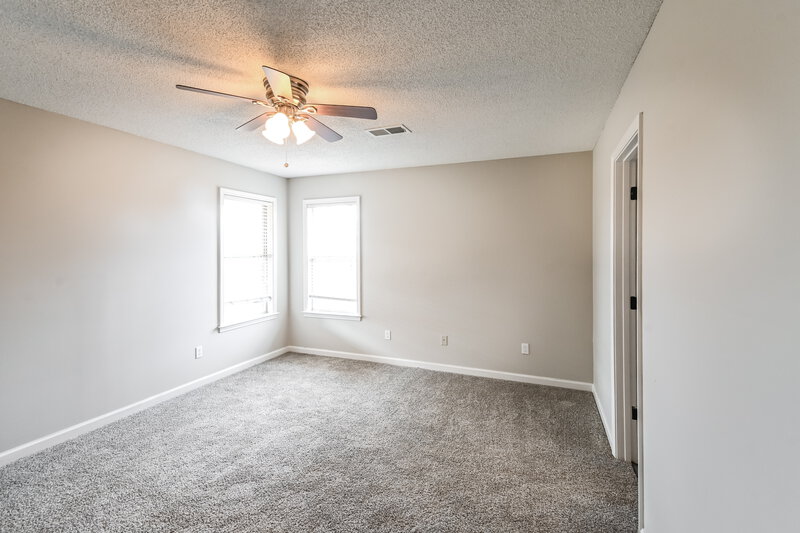 1,920/Mo, 2989 Dove Cv Hernando, MS 38632 Main Bedroom View 2