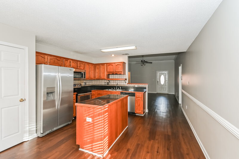 2,100/Mo, 5383 Mahogany Ridge Dr Arlington, TN 38002 Kitchen View 2