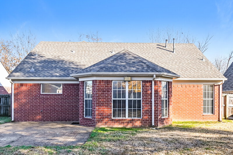 2,100/Mo, 5383 Mahogany Ridge Dr Arlington, TN 38002 Rear View