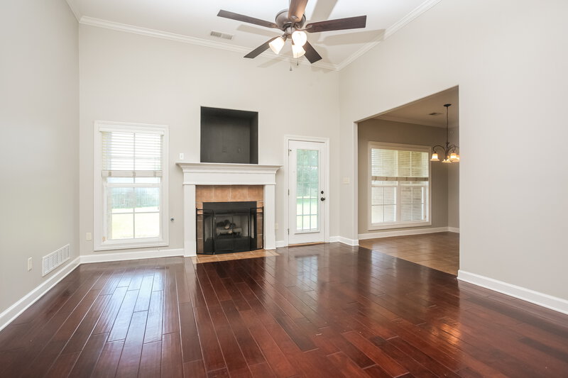 2,495/Mo, 3288 Champion Hills Dr Southaven, MS 38672 Living Room View