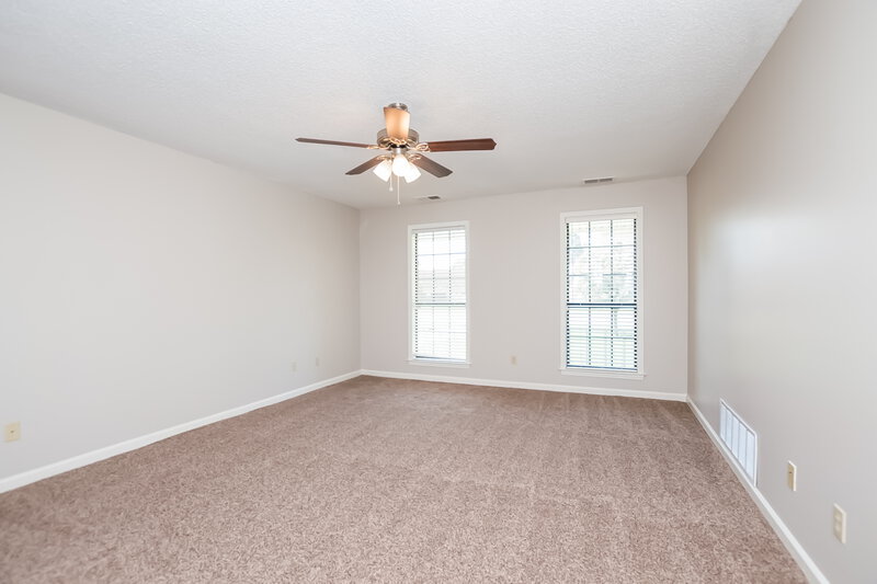 1,950/Mo, 6726 Oak Forest Dr Olive Branch, MS 38654 Living Roomlarge View