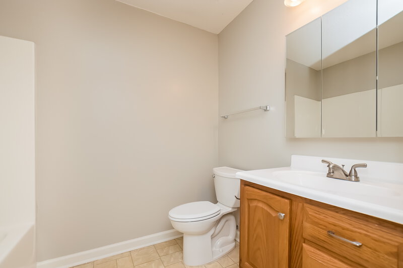 1,950/Mo, 6726 Oak Forest Dr Olive Branch, MS 38654 Bathroomlarge View