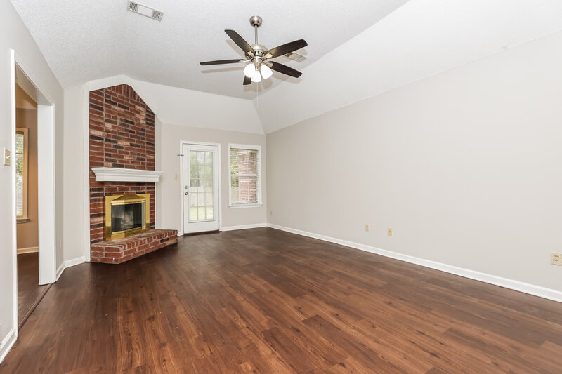 2,500/Mo, 1395 Milestone Cir Collierville, TN 38017 Living Room View 2