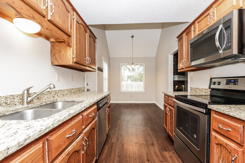2,500/Mo, 1395 Milestone Cir Collierville, TN 38017 Kitchen View