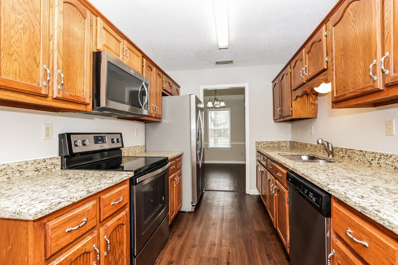2,500/Mo, 1395 Milestone Cir Collierville, TN 38017 Kitchen View 2