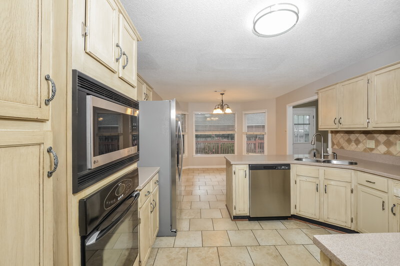 2,100/Mo, 1960 Maple Creek Dr Cordova, TN 38016 Kitchen View