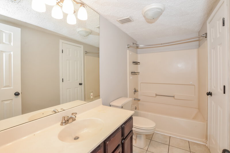 2,100/Mo, 1960 Maple Creek Dr Cordova, TN 38016 Bathroom View