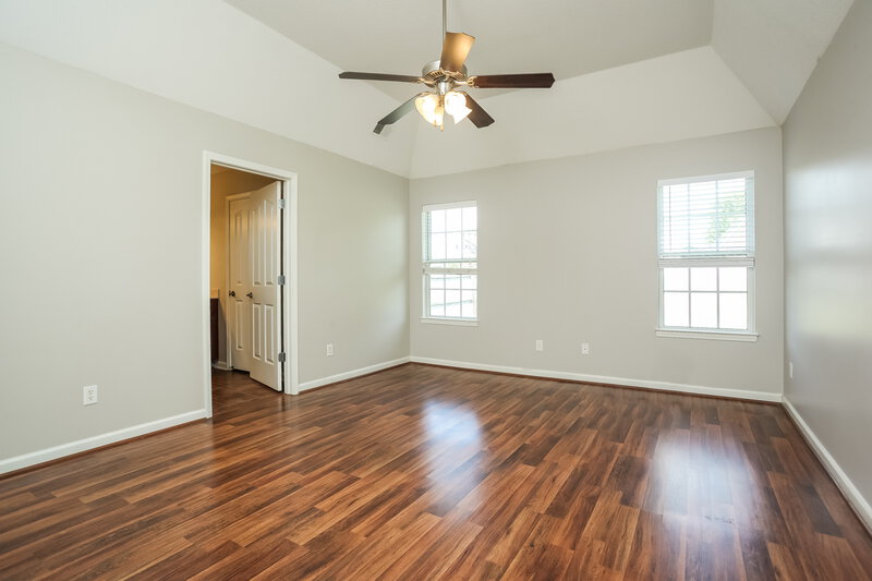 1,905/Mo, 8332 Pinnacle Dr Southaven, MS 38672 Main Bedroom View 2