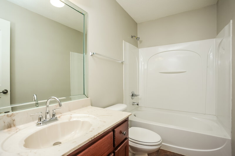 1,905/Mo, 8332 Pinnacle Dr Southaven, MS 38672 Bathroom View