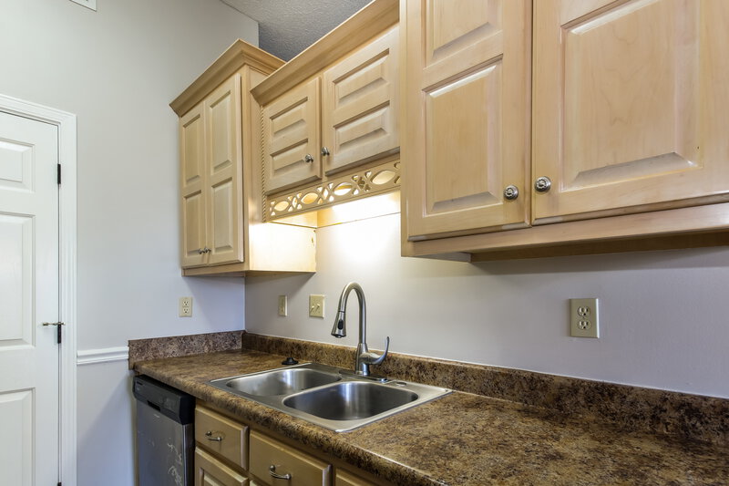 1,635/Mo, 8336 Cross Point Dr Olive Branch, MS 38654 Kitchen View 2