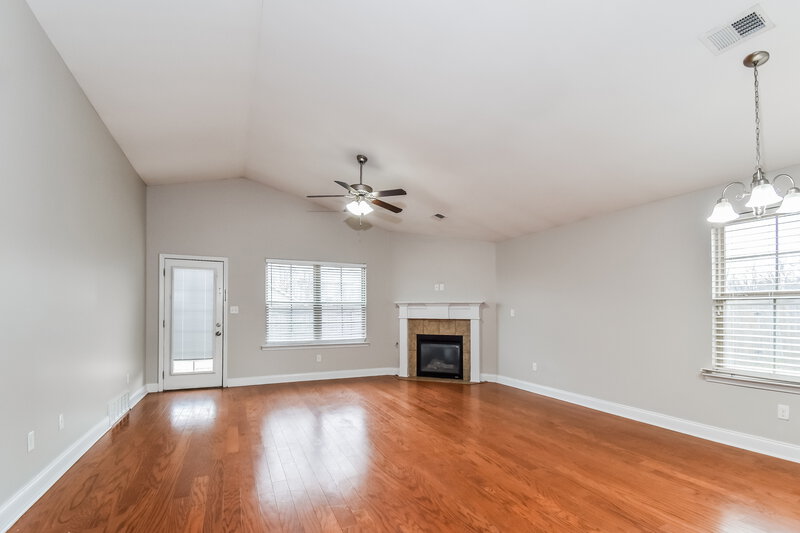 1,965/Mo, 8714 Hanson Cv Southaven, MS 38671 Living Room View