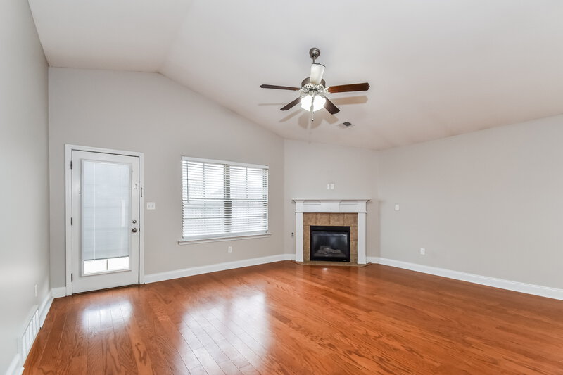 1,965/Mo, 8714 Hanson Cv Southaven, MS 38671 Living Room View 2