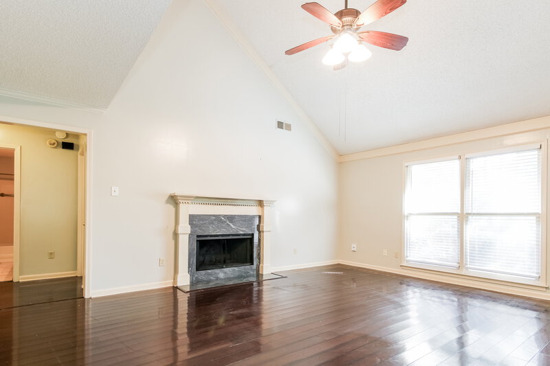 2,180/Mo, 626 Duck Call Cv Cordova, TN 38018 Living Room View