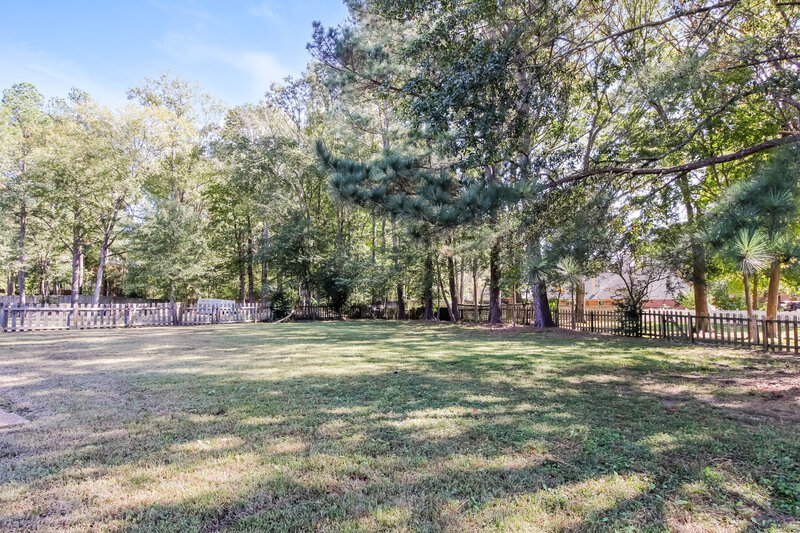 2,180/Mo, 626 Duck Call Cv Cordova, TN 38018 Backyard View