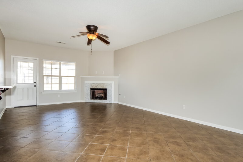 2,110/Mo, 4315 Markston Dr Southaven, MS 38672 Living Room View