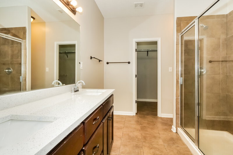 2,110/Mo, 4315 Markston Dr Southaven, MS 38672 Main Bathroom View