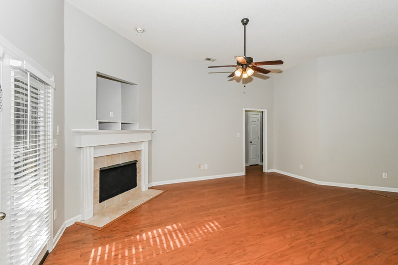 1,980/Mo, 196 Fairway Trace Dr Hernando, MS 38632 Living Room View