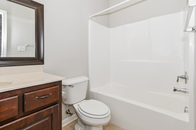 1,980/Mo, 196 Fairway Trace Dr Hernando, MS 38632 Bathroom View