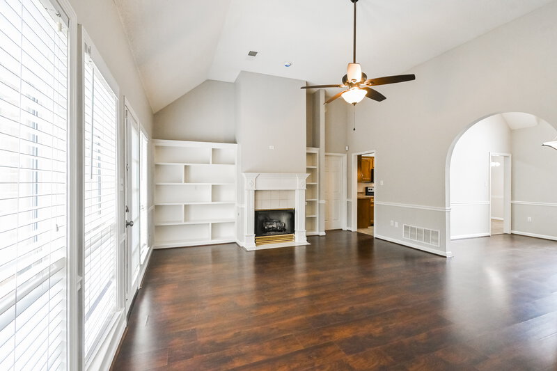 2,045/Mo, 4317 Nicholas Ln Southaven, MS 38672 Living Room View 2