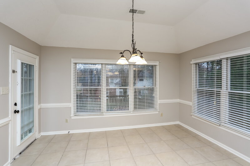 2,415/Mo, 8633 Meadow Green Dr Cordova, TN 38016 Breakfast Nook View