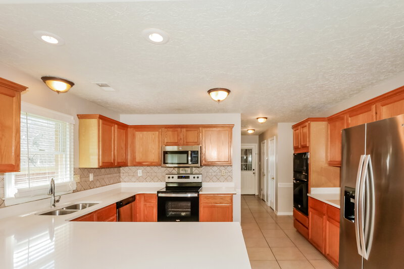 2,325/Mo, 8633 Meadow Green Dr Cordova, TN 38016 Kitchen View